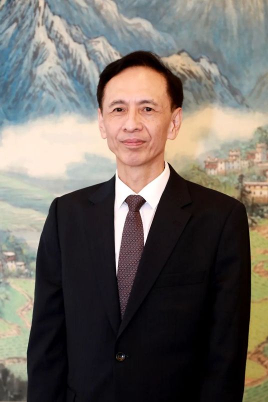 阎晓明当选中国电视艺术家协会主席
